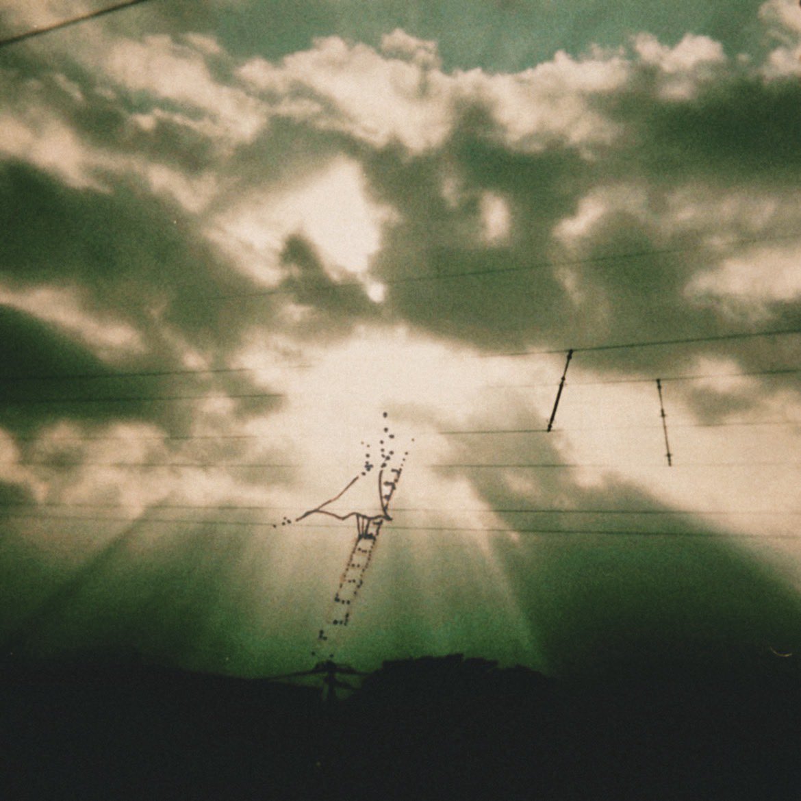 ただいまより、
ホームイズヒア2nd single｢天使の梯子｣
がリリースされました🏠
各種サブスクリプションから聴けますので是非チェックしてください🌳

linkco.re/2Ht67AhC