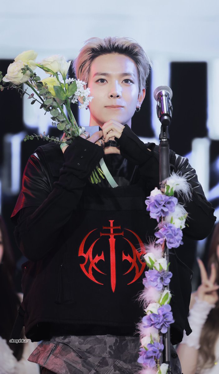 𝗱𝗲𝗲𝗽𝗯𝗹𝘂𝗲 tweet media