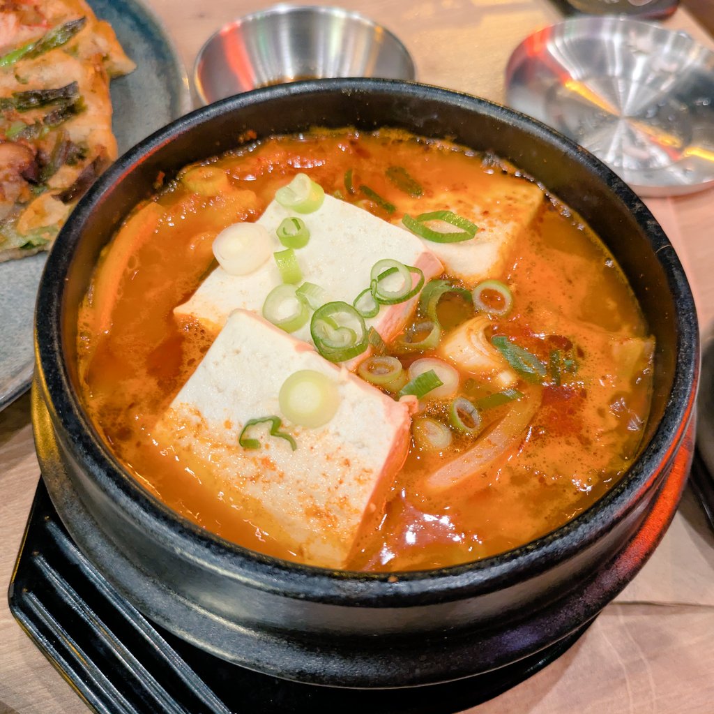 歳を重ねると疲れも取れにくいね〜とごちゃごちゃ独り言を言っていたら、🇰🇷ご飯に行くことになった😋
何も考えず、食べて、お風呂にゆっくり浸かり沢山寝る😴