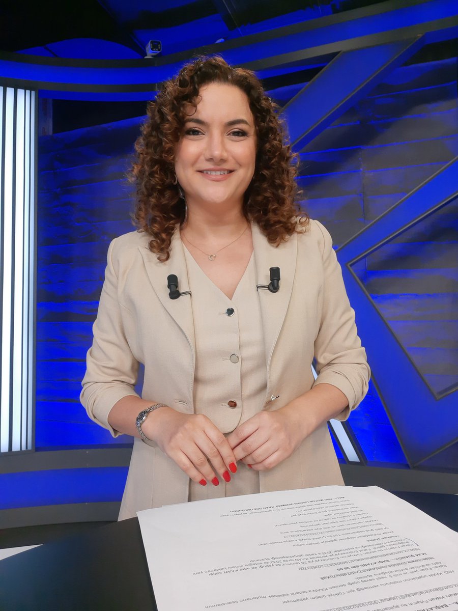 Hazırız! 18.30'da Meltem Tv'de Ana Haber'de günü anlatalım.

Etiketimiz  #AklımAlmıyor 
Bakan atamaları, Mecliste yemin gerilimi, yumruklu kavga, halkın hayat kavgası ve dahası ve dahası...
Mesajlarınızı iletin bize..

Canlı youtube.com/live/kNNb4mP8J…
<a href="/tvmeltem/">Meltem TV</a>