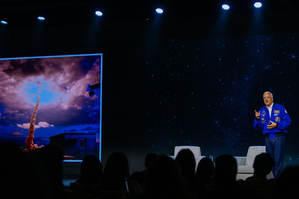 Mike Massimino tweet media