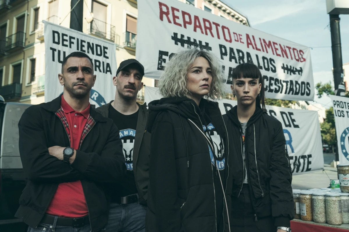 Cada día, cada minuto, la ultraderecha disfrazada de antisistema avanza como la pólvora. Un entramado político y empresarial, junto a medios de comunicación, grandes magnates y algoritmos a su servicio, lleva tiempo librando una batalla sin cuartel para alterar el sentido común: