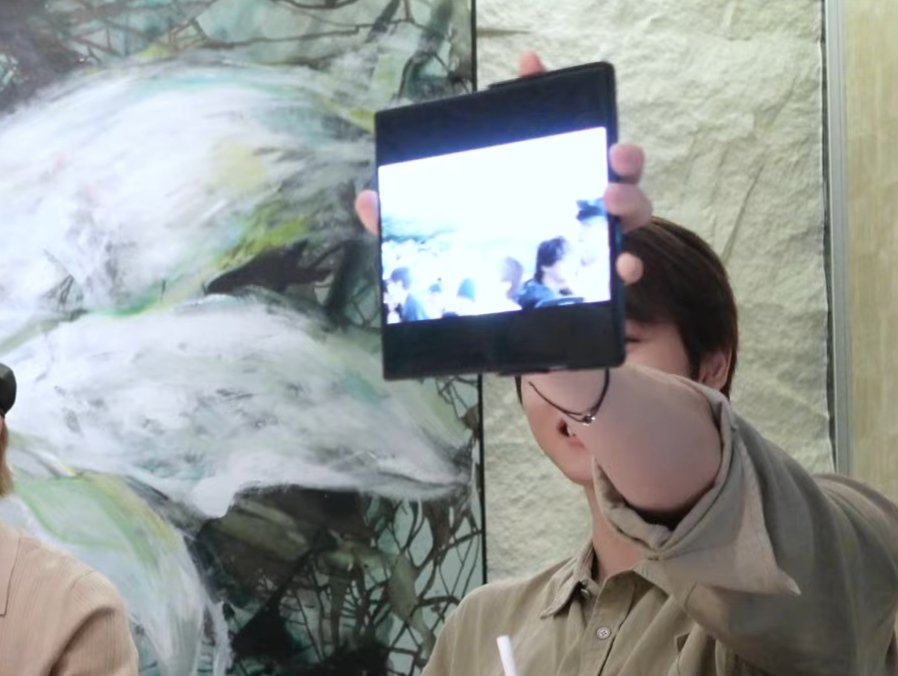 ไอ่ข้าวมันทำทุกอย่างมาหมดแล้ว 555555 เป็นแอดมินลงสตอรี่เอง หนีบผมเอง ล่าสุดทำปกคอนเทนท์เอง 555555555555