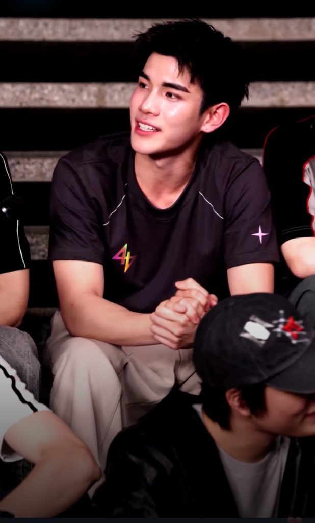 โฟ้ดหล่อมาก หน้าอย่างดีอ่ะ #RISERCONCERTLIVE