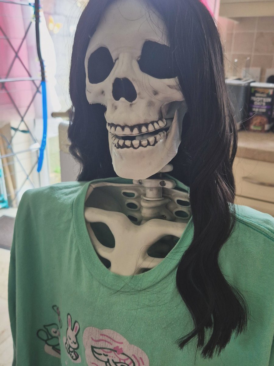 DigiMegmon's tweet image. We'll be uploading more progress pics of the cosplays later, but now I'm cutting some wigs and wanted to introduce you to my lovely model Fraiser Cranium. He's so patient while I work around him