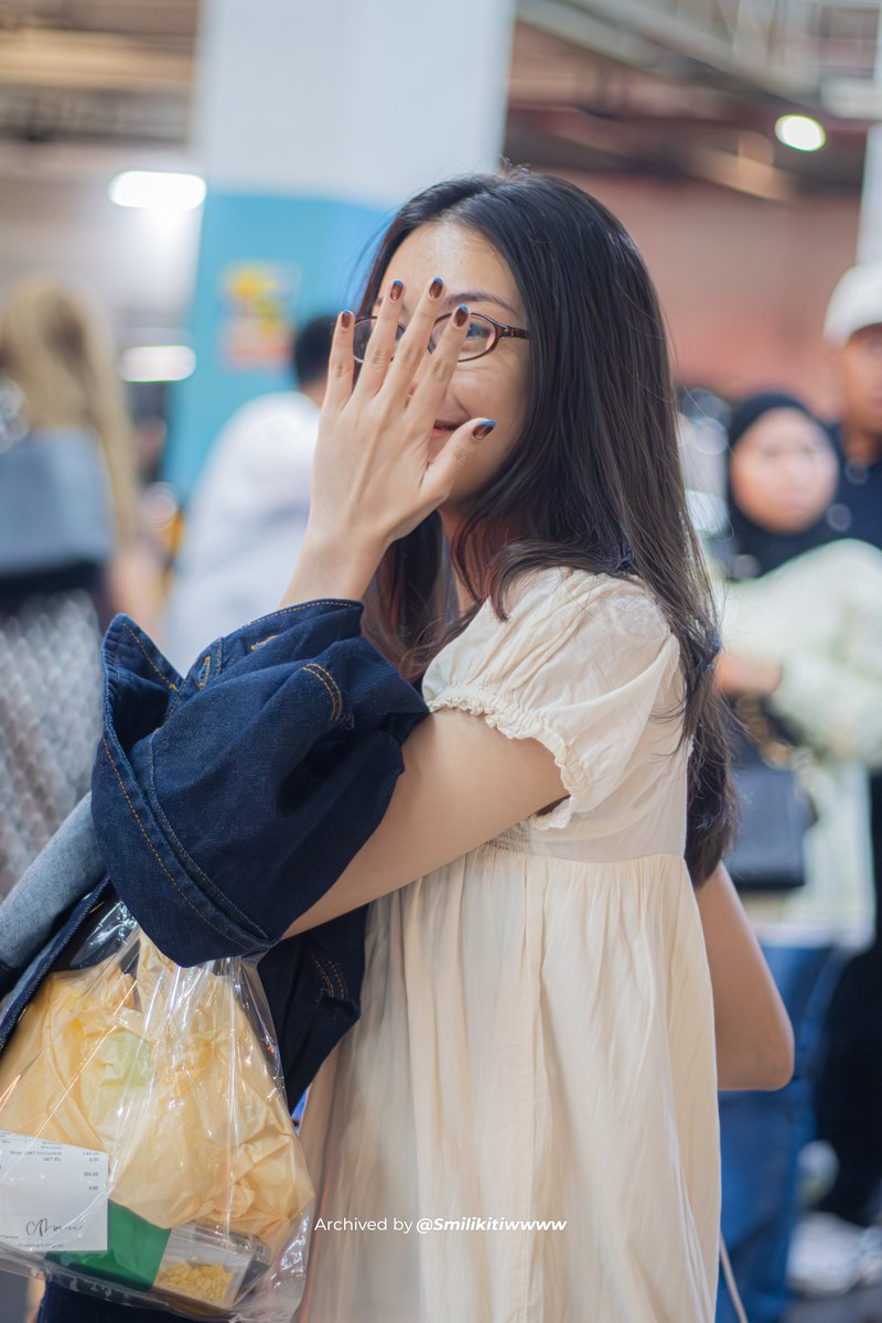 260211 CGK 🛬

Icell Malu Malu Kucing 😼

—— <a href="/Greesel_JKT48/">Greesella Adhalia</a> 

#JKT48AirportFashion #Smilikitiwwww