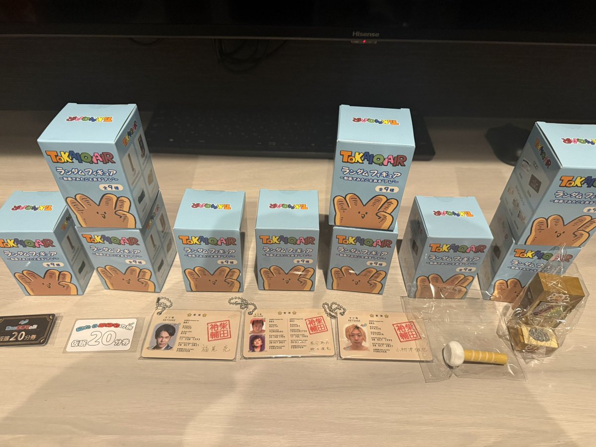 TO_SEIGI's tweet photo. 10コランダムフィギュア買って、ニラロールと最低スイッチをお迎え出来なかった💦
ケツ毛パスポート揃ったのは嬉しいw

 #東海オンエア好きな人と繋がりたい 
 #東海オンエア有明アリーナ https://t.co/7S7EbsSpbC