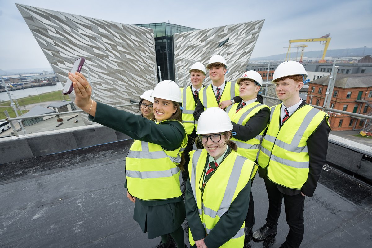 OpenDoorsWeek's tweet photo. Know someone who's unsure where to start with their career? Point them to @GoConstructUK's 'What jobs are right for me?' tool, it helps narrow down options based on qualifications and what matters to them. 

🏗️Share it today - https://t.co/CMC02AV7AI
#NAW2026 #ApprenticeWednesday https://t.co/RlXwPUSh37