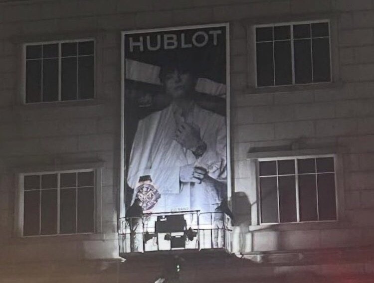 น้องจองกุกบนป้ายไวนิลขนาดใหญ่กลางเมือง โคตรจะหล่อ ยิ่งใหญ่สมชื่อจอนจองกุกสุดๆ