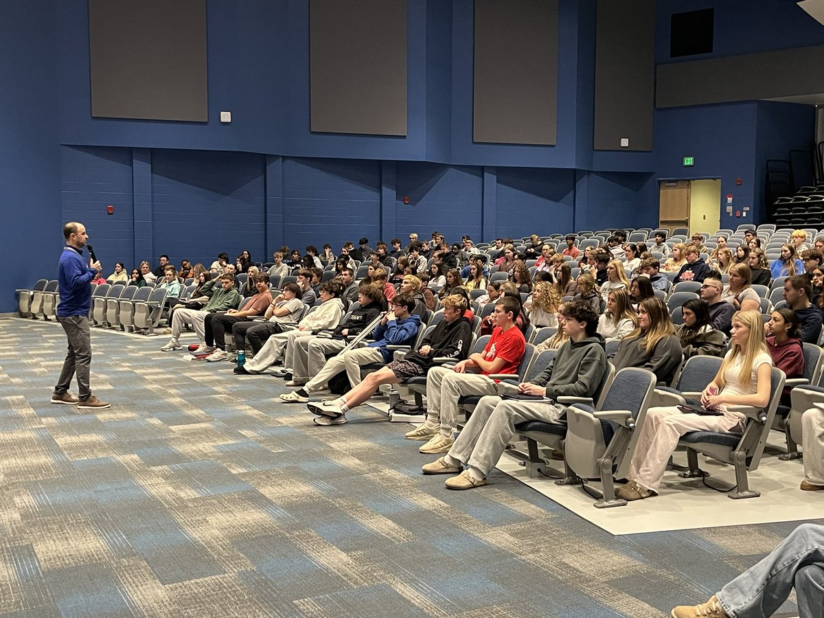 DougFaris's tweet photo. HUGE day @ RHS & @RevereLocal as our @RevereCounsel department kicks off the 2026-27 scheduling season with our 9th, 10th, & 11th graders! Parents/guardians I will send everything via ParentSquare this afternoon!! #reverepride https://t.co/f9szG0U2BC