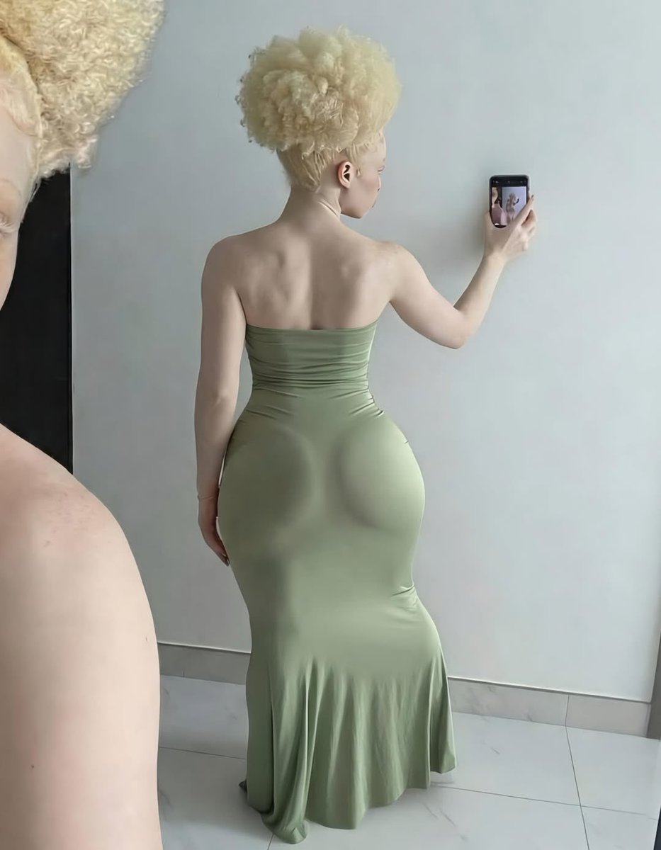 La Pineuse 🍑💦 tweet media
