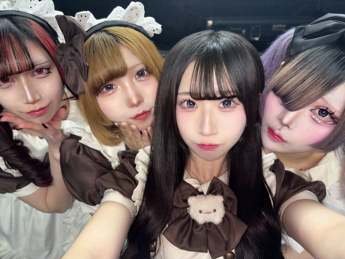 Majoritiara's tweet photo. ♱ SAPPORO GIRLS FLIGHT 〜バレンタインSP〜 ♱

SE.忠誠
1.ロンリーダウトガール
2.CrushPrincess
3.猛毒マスカレイド
4.MerryBadEnd
-MC-
ENDSE

バレンタインメイド公演♥ありがとうございました！
次回のイベントは2/15(日)11:00〜はづき生誕カフェになります☕*° https://t.co/2JN45hMQjT
