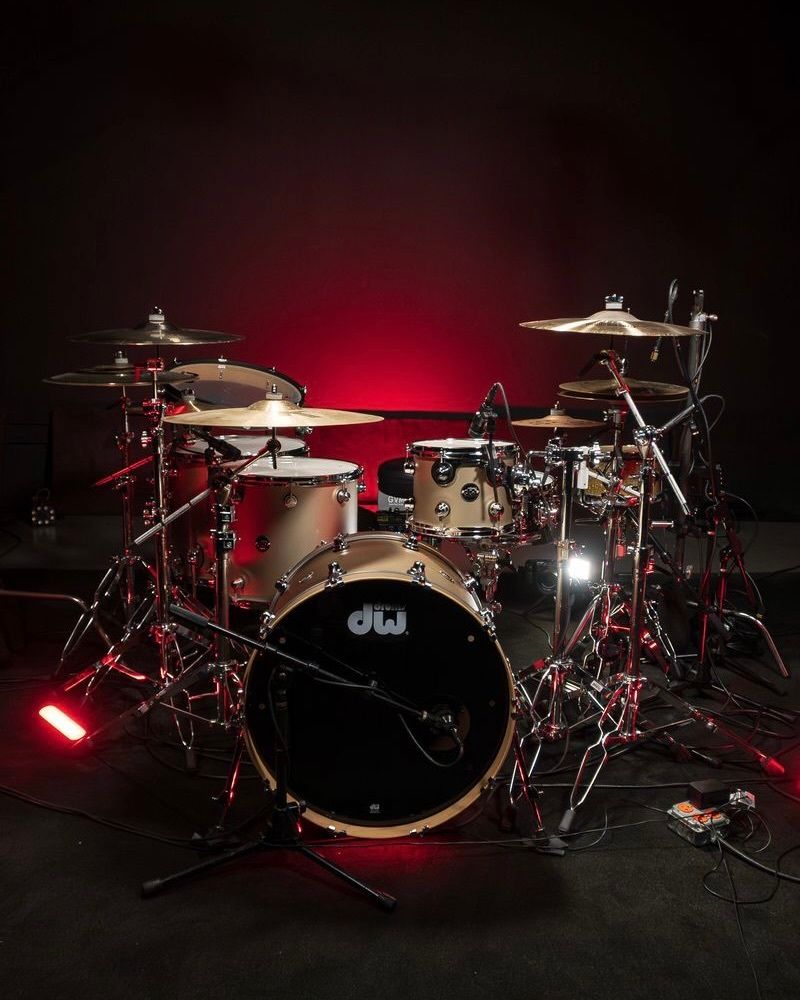 DrumChannel's tweet image. Check out @jacopovolpedrum's gorgeous drum setup – from his filming at Drum Channel! What's the first fill you would play? 🥁😮‍💨

#Jacapovolpe #DrumSet #DrumKit #DWDrums #ZildjianCymbals #DrumLife