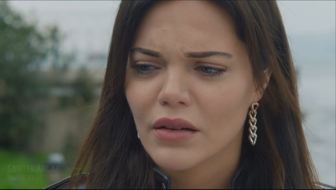 3 gün bekledikten sonra görebileceğiniz en kötü tanıtım 👊👊

dikkatimi çeken tek şey Asya'nın güzelliğiydi ❤️🌙

#Sahtekarlar