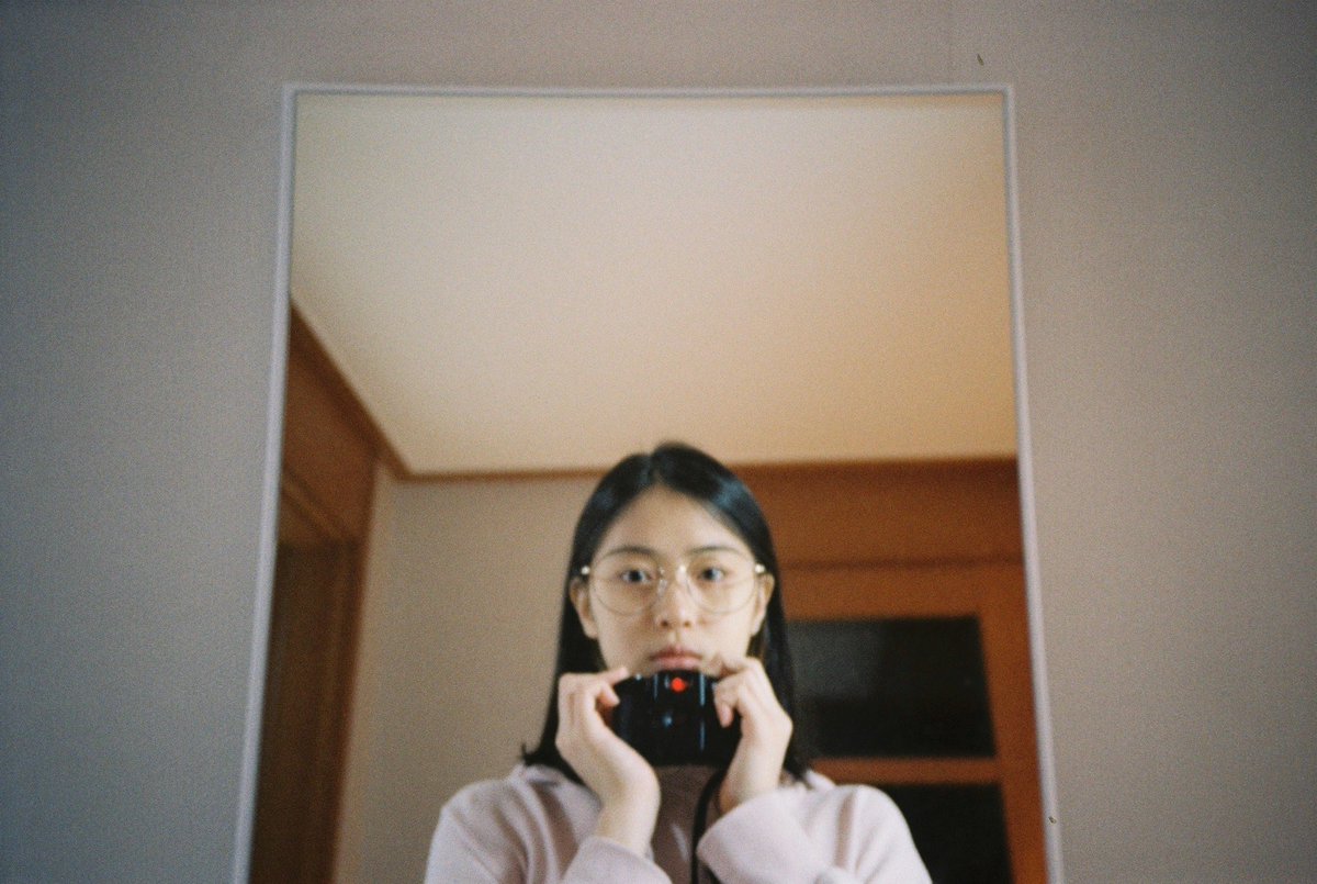 🍬 [12022026 00:08 KST]

“its our 7th year aniversaryyyyyyy” 
📸
📸