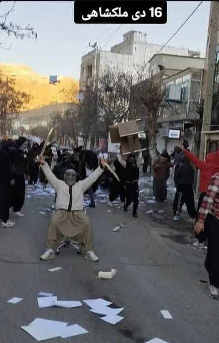 فراخوان رهبری vs فراخوان اعلی حسرت
#فتح_بزرگ
#روز_خوب_پیروزی