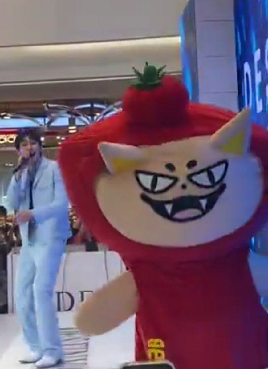 บุ๊คก็สดใสอยู่ดีๆ จนกระทั่ง...  55555555555555555555555555555555555555555555555555555555555555 มาฟ้อกเต้นจนแฟ่บ รีบวิ่งจู๊ดไปเติมลม เต้นให้สุด แล้วหยุดที่แฟ่บ ยัยบุ๊คเกือบวิ่งตามลูกไปละ ดีที่เบรคทัน 5555555555555555

BOOK MAFOX DESTINY CLINIC #DestinyclinicxBookTomafox
#kasibook