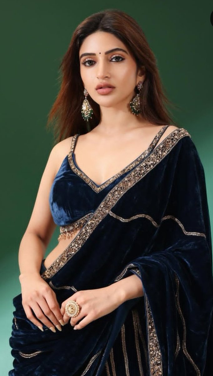 24 साल की श्री लीला बनी डॉक्टर। जी हां उनको डॉक्टर की उपाधि प्रदान की गई। अब वह एक्ट्रेस के साथ साथ डॉक्टर भी कहलाएगी।