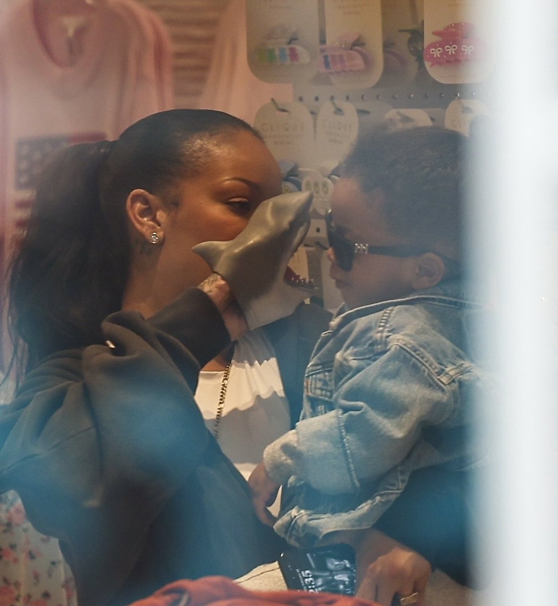 gabgonebad's tweet image. rihanna being a mother is so cute to see 🤧