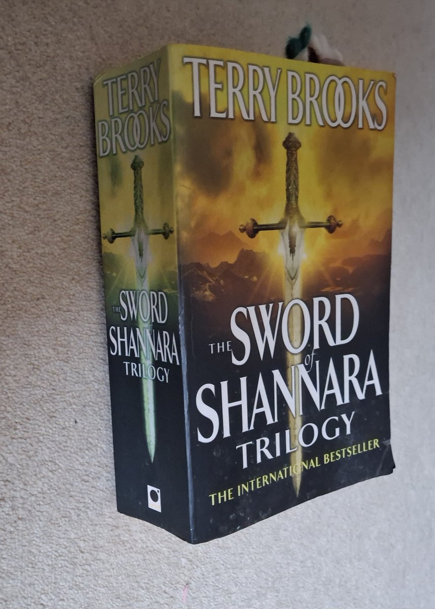 andyangel44's tweet photo. @binding_broken Started in on a #Shannara reread yesterday https://t.co/WDqdjh4YFJ