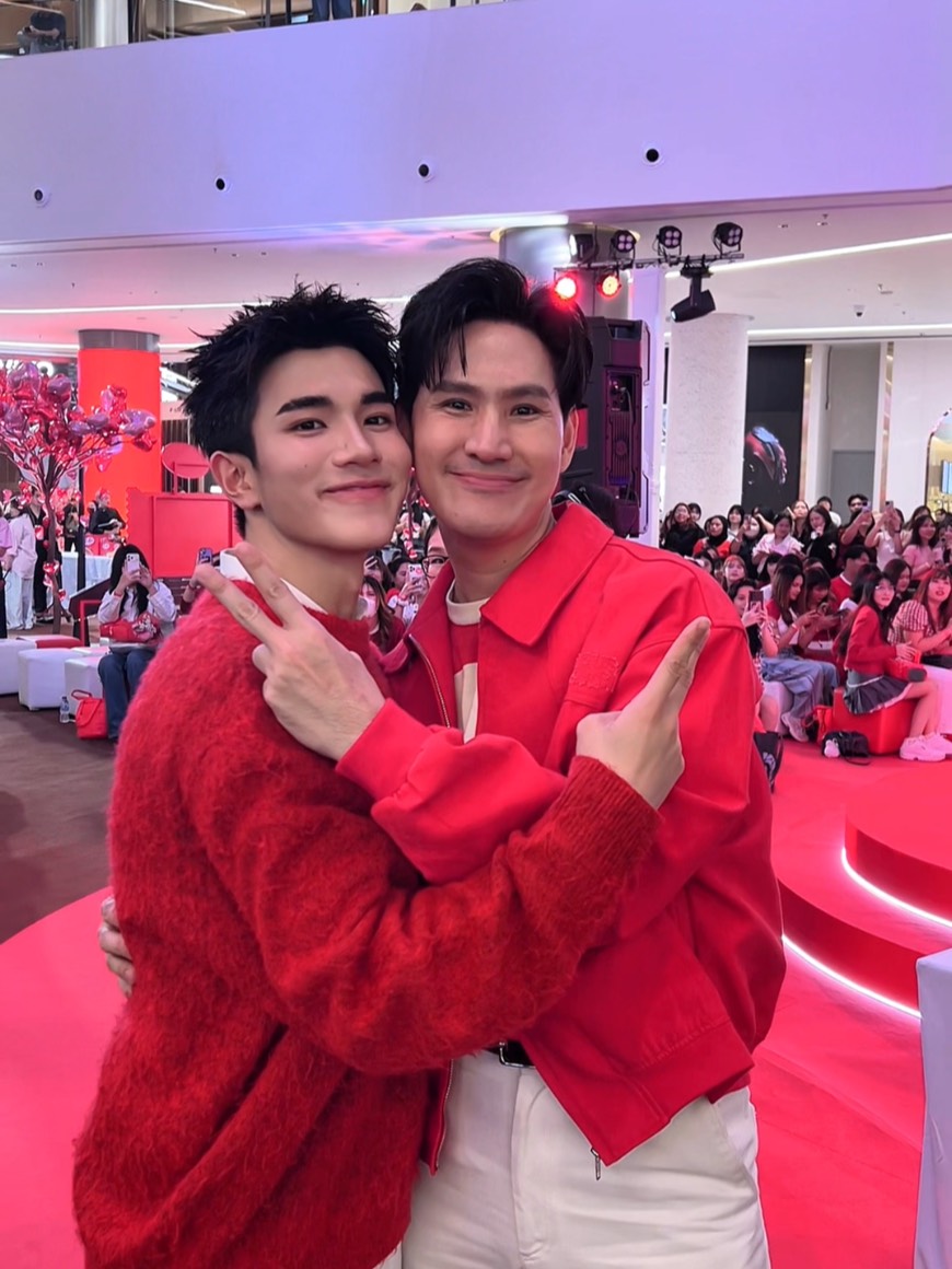 สาเหตุที่โสด เพราะคนโปรดคือโฟ้ดโฟ้ด <a href="/tawattannn/">FOURTH</a>  😜 วันนี้สนุกมากครับ ได้เติมน้องโฟร์ทด้วย  ขอบคุณ <a href="/KitKat_Thailand/">KitKatThailand</a>
ด้วยครับ ❤️🍫
KITKAT LOVE AT FOURTH SIGHT 
#KitkatxFourth
#KitkatVdayxFourth
#Fourthnattawat 
#โฟร์ทณัฐวรรธน์