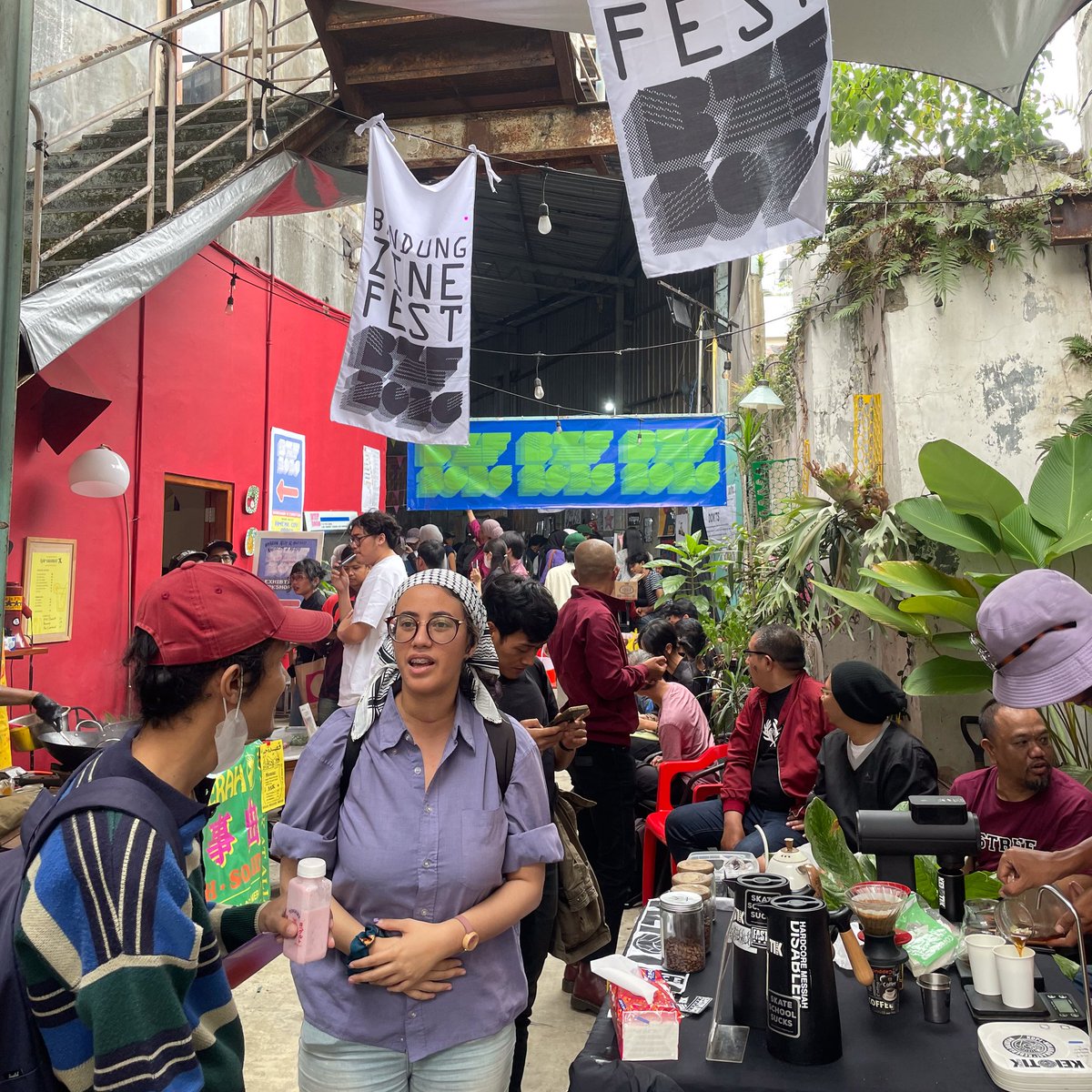 koerangadjar's tweet image. terakhir beli buku saku pramuka ama tutorial sulap pas sd
#bzf