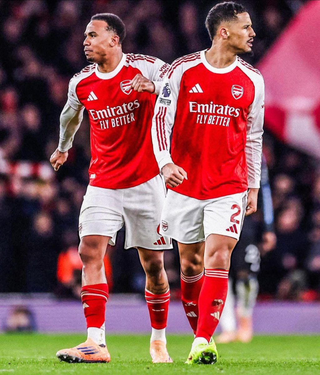 9ja_DrCaleb's tweet photo. William Saliba is not just an Arsenal player

But a big fan

Once quoted to say...fans will only remember him for what he wins with Arsenal

Super good

Reliable and humble

Luck is an understatement for Arsenal having Saliba

He is a quiet leader and reliable performer

#Arsenal