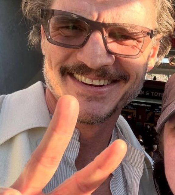 sunsetpascal's tweet image. he’s too pretty it’s unfair