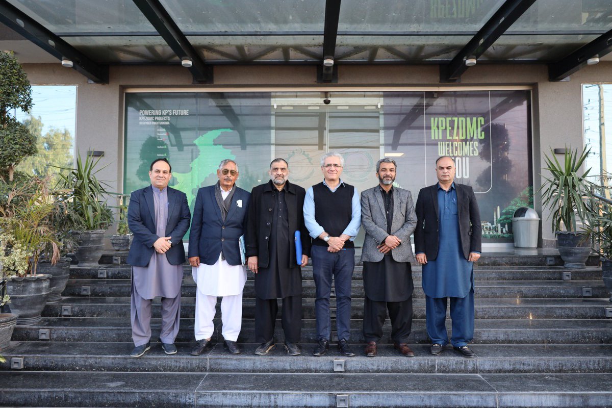 Mr. Khurshid Alam, President Jalozai Industrial Association, called upon Officiating CEO KPEZDMC, Mr. Adil Salahuddin, at the Head Office today.
#KPEZDMC #GovtofKPK #KP #KPIndustry #peshawar