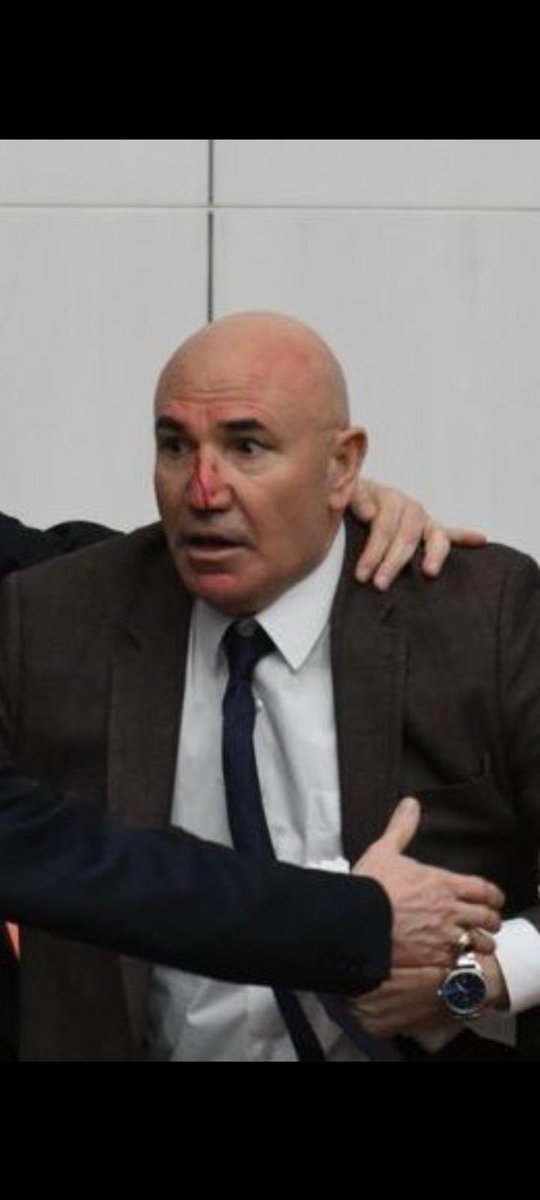 NAKAVT…

MİLLETİN OYUYLA SEÇİLENLERİN İRADESİNE KARŞI ÇIKAR, BAKANA SALDIRMAYA KALKARSAN
MİLLETİN EVLATLARI BAKANI’NA SAHİP ÇIKAR, SONUÇ BU OLUR…