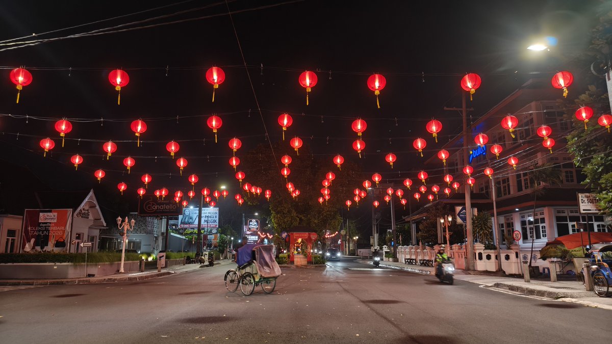aaaa cakepnyaa! gramed sudir ke selatan menyalaaa🏮