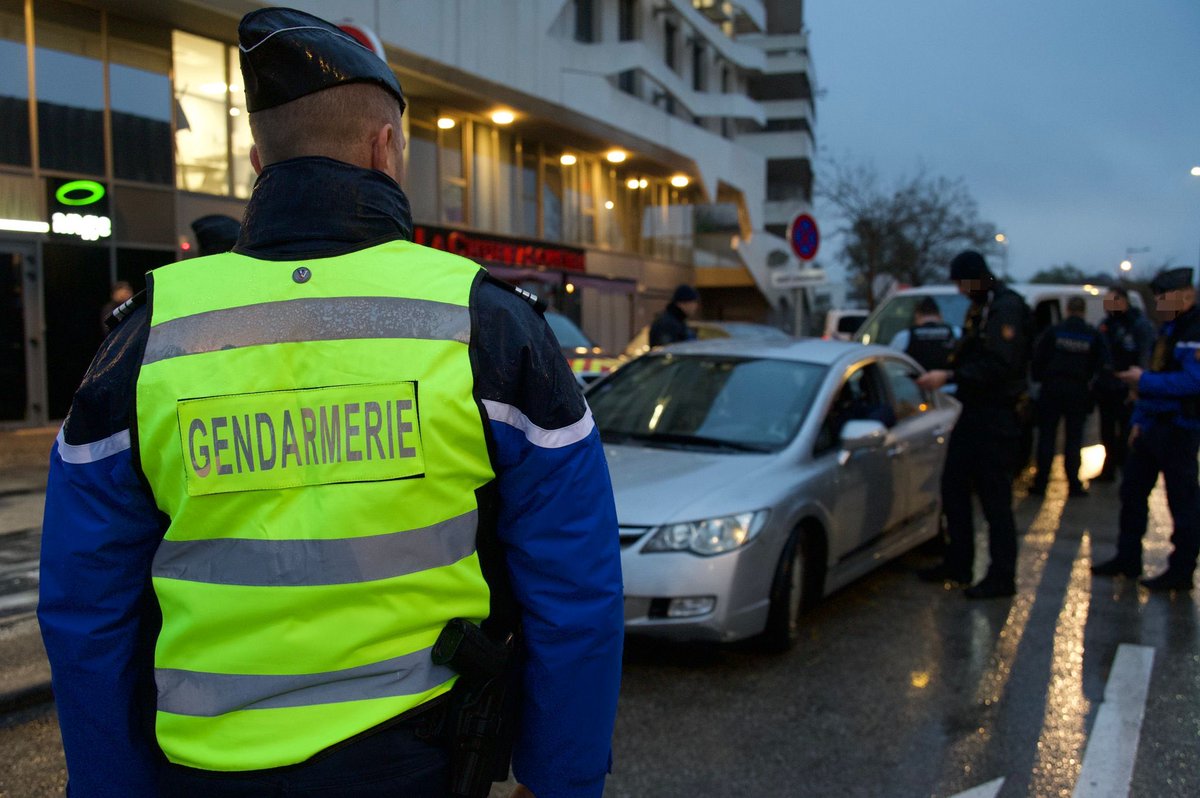 Image de Préfète de l'Hérault - 🔵 Lutte contre le narcotrafic 
La préfète s’est rendue hier soir sur une opération de contrôles coo