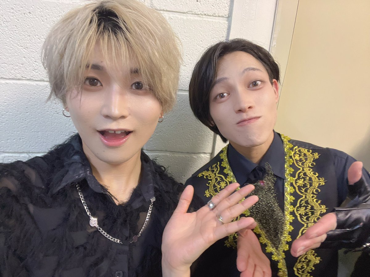 S.U.B TOKYOさんでのLIVEでした！
2日間、観てくださりありがとうございます！🙇‍♂️✨
先輩のけんとさんにもお会いできました！🤩
ダンスかっこよかったです！
またお会いできるように頑張ります！

次はバレンタインですね🍫
皆様に楽しんでもらえるように引き続き精進いたします🫡
