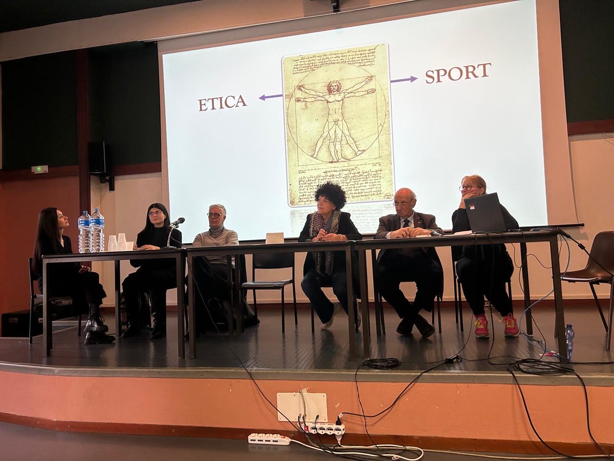 CIPCItalia's tweet photo. Incontro con il Liceo Scientifico Galileo Galilei di Legnano per presentare l’etica e i valori dello sport nelle classi!

Grazie a tutti i relatori e partecipanti https://t.co/U80davD9BC