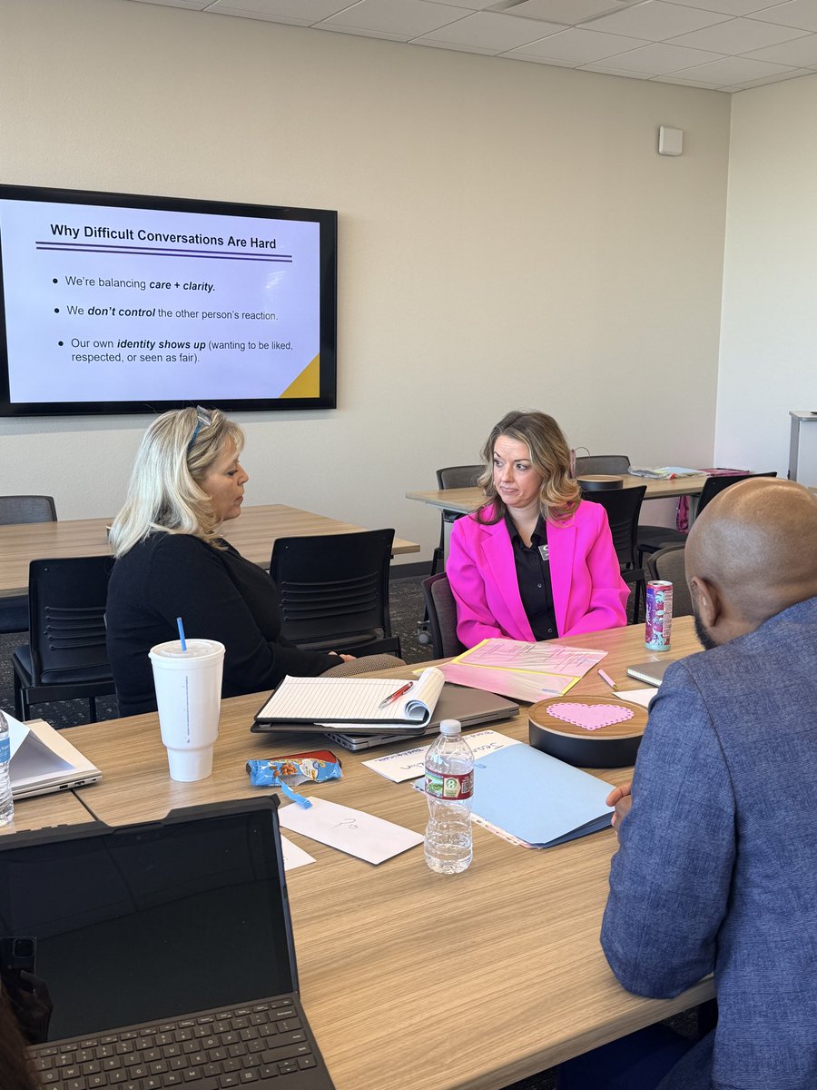 Regina Dumar tweet media