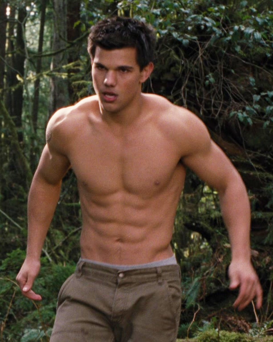 PrimeVideoBR's tweet image. you look...                                  different?

#TaylorLautner #Crepúsculo #Twilight