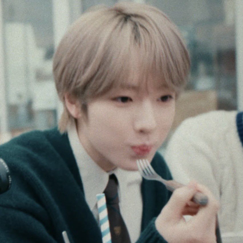 사쿠야 귀여워어...