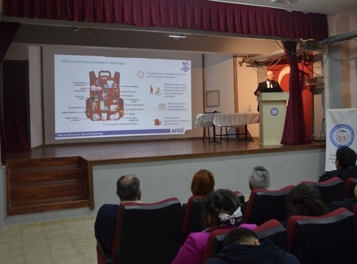 📍Farkındalık Hayat Kurtarır 📚

Sayın Kaymakamız Dr. Mehmet ÖZEL tarafından Güzelbahçe Borsa İstanbul Mesleki ve Teknik Anadolu Lisesinde öğrencilere yönelik "Afet ve Farkındalık Eğitimi" seminerleri gerçekleştirildi.

#YeşilleMavininBuluştuğuYerGüzelbahçe