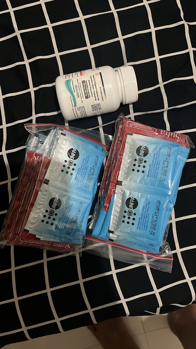 penyuka stroberi tweet media