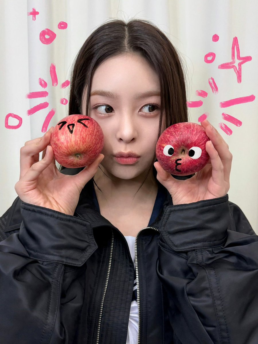 𝙃𝙚𝙖𝙧𝙩𝘽𝙚𝙖𝙩, as the new year comes closer, I want to wish you all peace and happiness. I hope your days are gentle, your nights are warm, and everything you’ve been hoping for slowly finds its way to you.