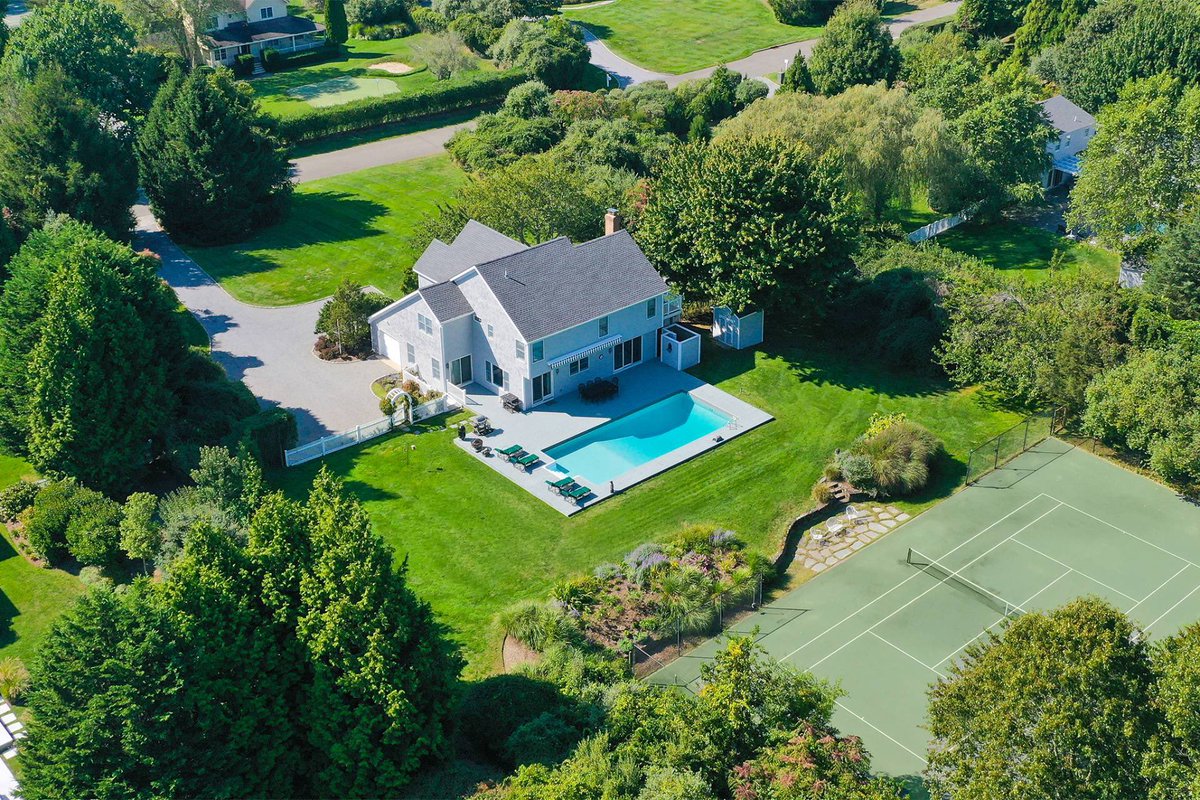 SaundersRE's tweet image. GRAND SLAM GETAWAY
📍8 Wood Edge Court, Water Mill
$3,950,000
Agents: Baker-Bass Team 
Greg (646) 287-0764
Lisa (516) 702-2664
#newexclusive #hamptons #watermill #hamptonsrealestate