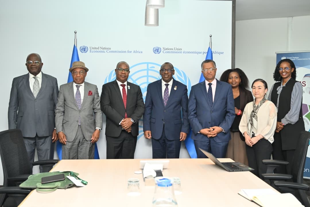 ES <a href="/claverGatete/">Claver Gatete</a> met with <a href="/CEEAC_ECCAS/">CEEAC_ECCAS</a> President Amb. Ezéchiel Nibigira. Underpinned by ECCAS’ strategic plan, ECA-ECCAS collaboration will prioritise bankable #AfCFTA value chains, industrialisation, natural resources, energy, transport &amp; digitalisation with  ECA’s partners.