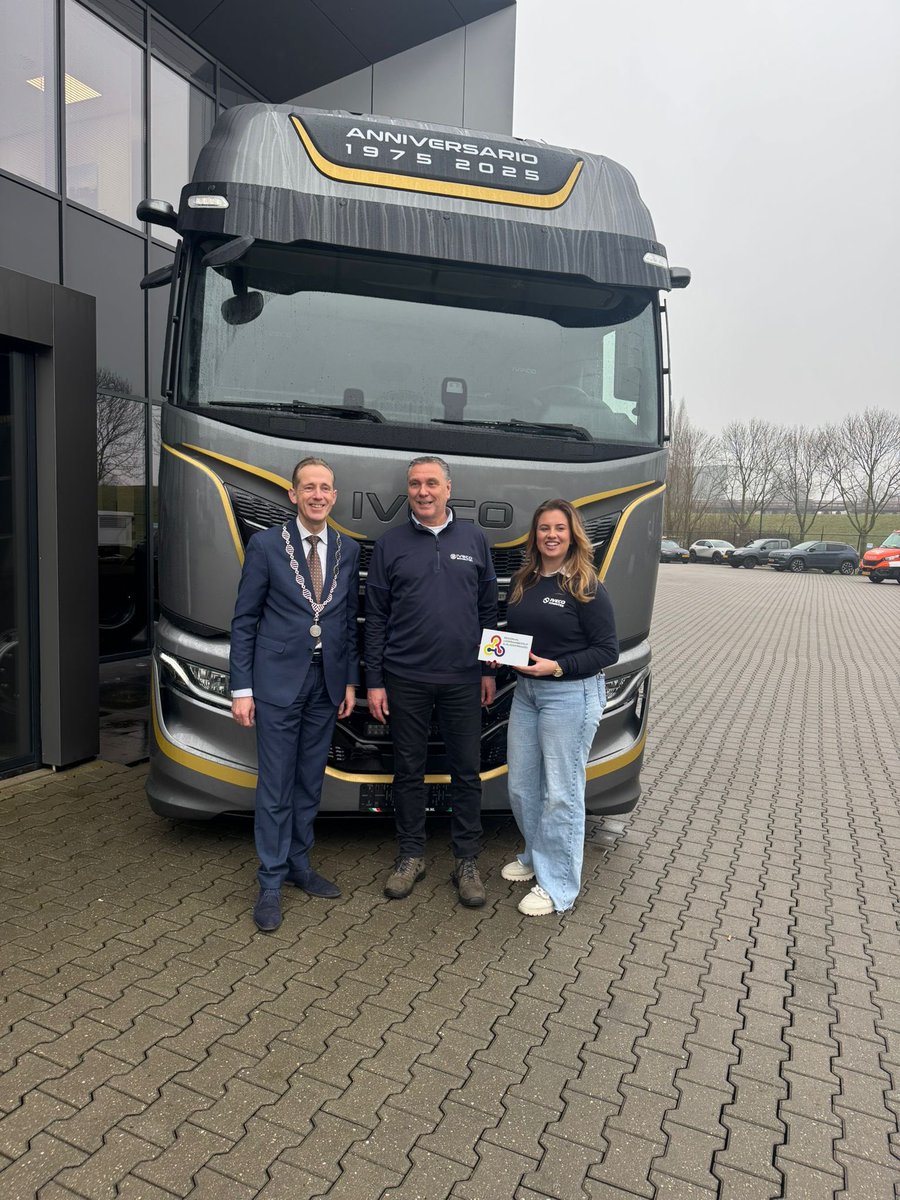 Techniekroute <a href="/GemAlblasserdam/">Gemeente Alblasserdam</a> Leerlingen van groep 8 gingen op bezoek bij 21 bedrijven om kennis te maken met techniek. Ik mocht bij drie bedrijven een schildje uitreiken omdat zij voor de vijfde keer meededen: Arma Tankbouw, IVECO Schouten en Oceanco.