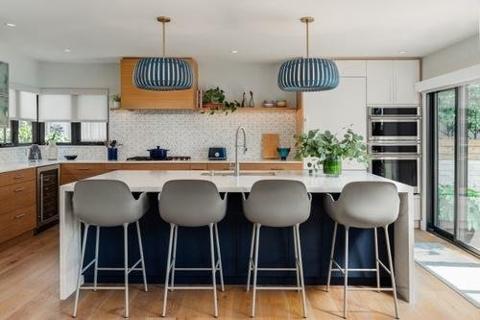 A retired couple’s remodel adds a bold island and an open great room for family time tinybfs.com/t/Y4C8IQ
