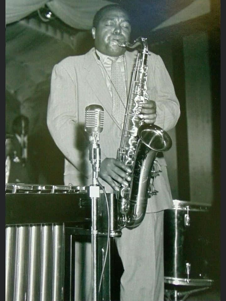 dan_bst's tweet image. Charlie Parker on tenor sax...