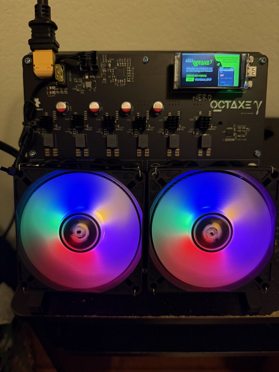 mondo313's tweet photo. New miner alert 🚨 from @SoloBlockio the one and only TITAN #Octaxe with RGB fans! Man what a beautiful beast 🦾. #GetABlockOrDieTrying #PlebMiner https://t.co/vVtywlvkTh