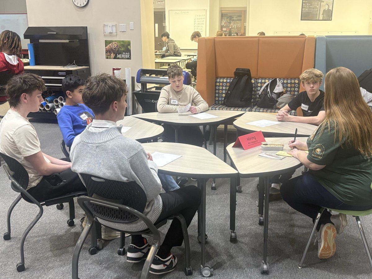 Lisa Van Curen tweet media