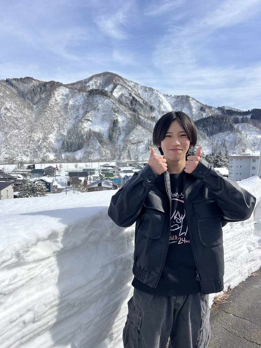 12rn_1's tweet image. ツイートし忘れてた
ガーラ湯沢いってきた！マジで景色きれい
大阪雪降ってた時ずっと引きこもってたから今年初めて雪見た