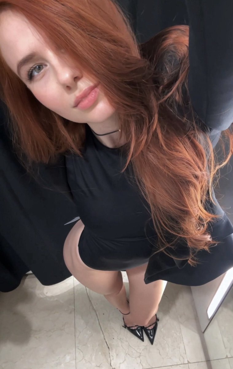 JingerMoon tweet media