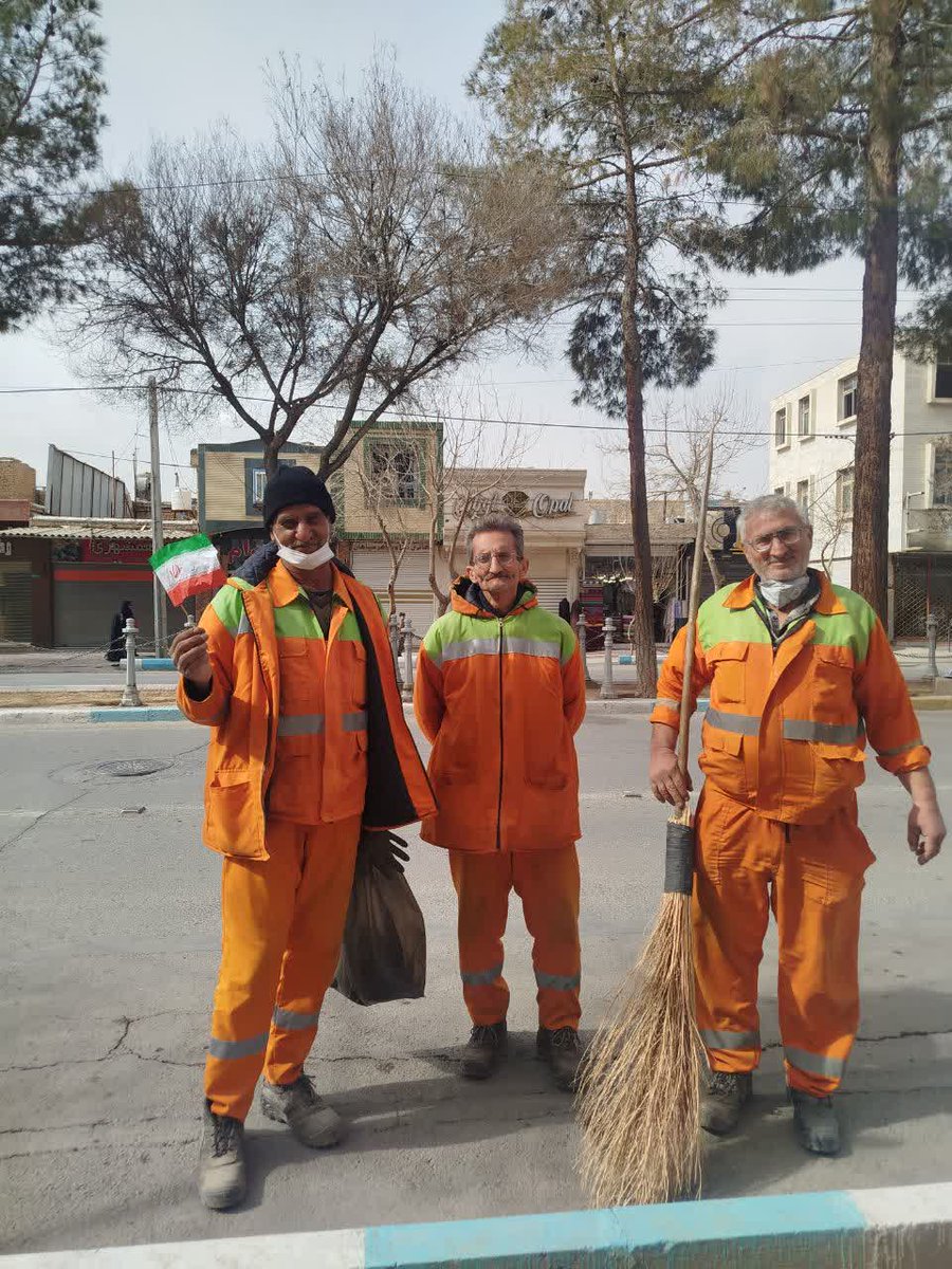 کارگران زحمتکش هم پای انقلاب ایستادند 
#روز_اتحاد 
#فتح_بزرگ